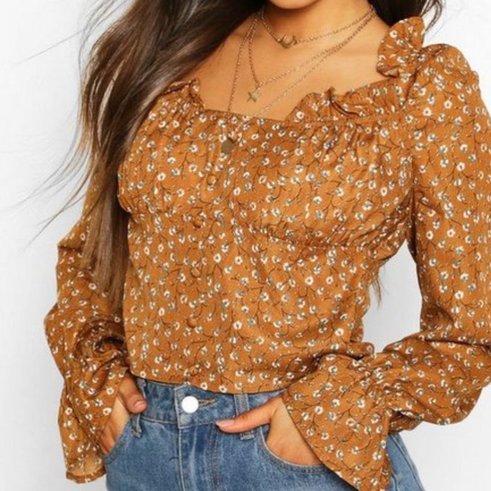 Boohoo- Ditsy Floral Ruffle Flute Sleeve Woven Blouse